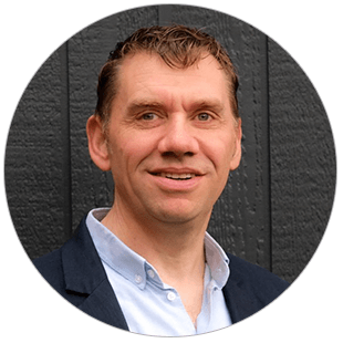 Img headshot simon bird